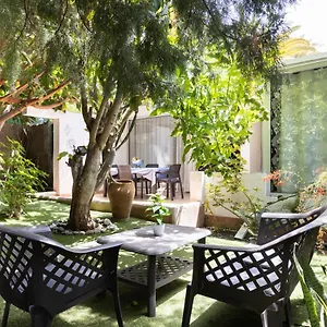 Hemeras Boutique Homes - Bungalow With Private Garden 5min From The Beach Сasa de vacaciones